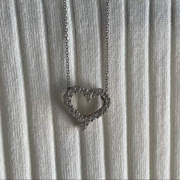 🎉HP🎉 CZ Heart necklace 925 Silver - Picture 7 of 10